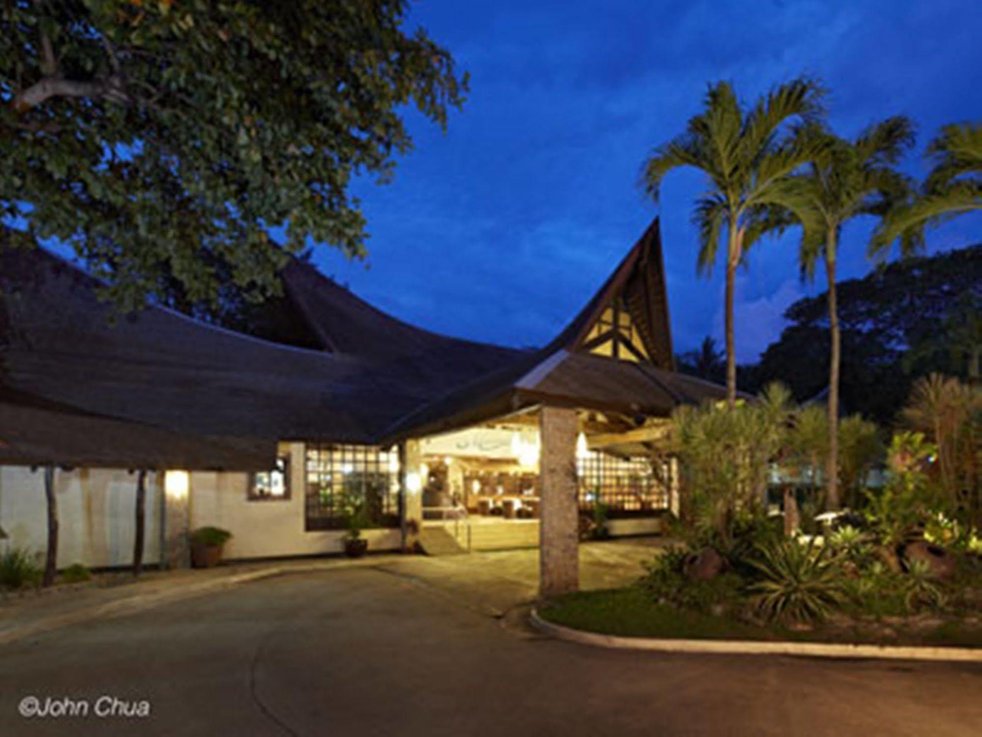Matabungkay Beach Hotel Lian Exterior photo