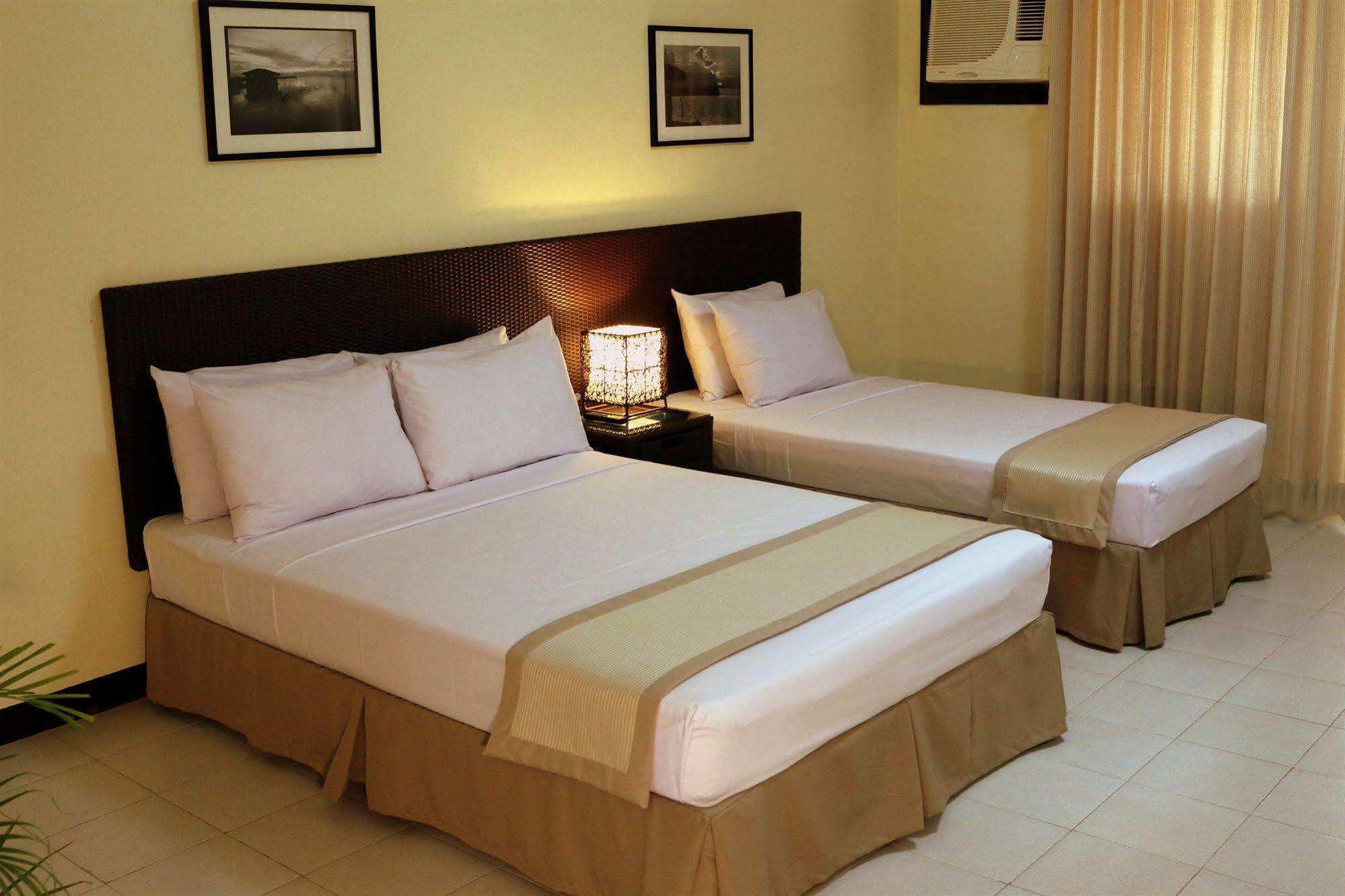 Matabungkay Beach Hotel Lian Exterior photo